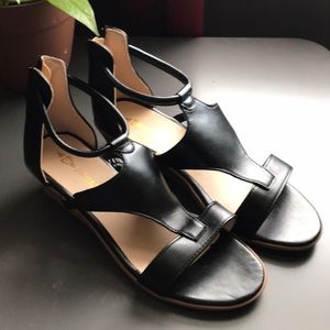 Causal T Strap Low Wedge Sandals